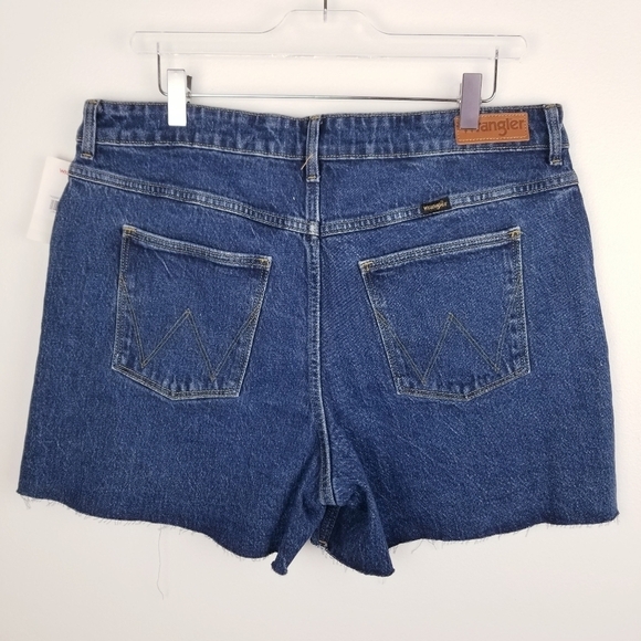 Wrangler High Rise Vintage 4" Denim Jean Shorts NWT - Picture 2 of 11